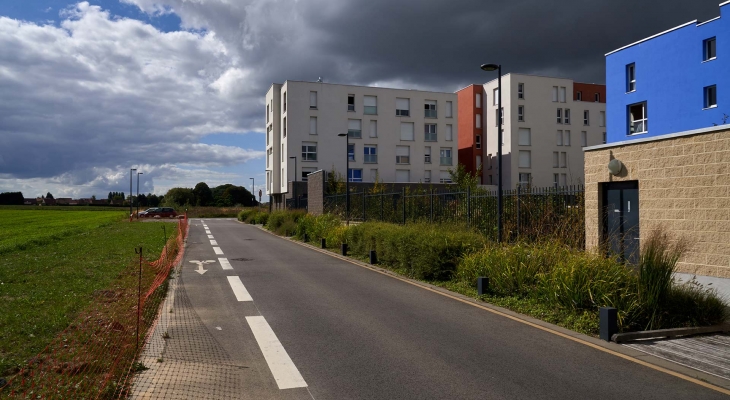 12-a-gauche-la-future-parcelle-du-jardin-partage-a-droite-labej.jpg